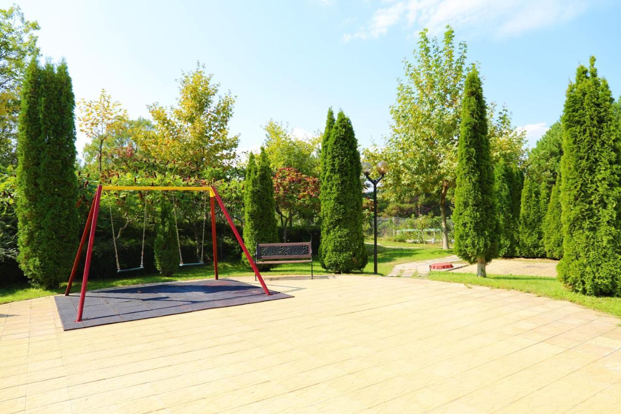 Fort Noks - Menada Apartments Свети Влас Екстериор снимка