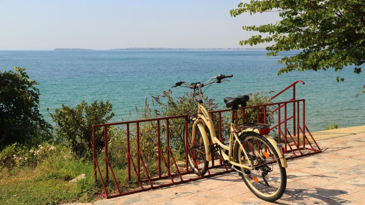 Fort Noks - Menada Apartments Свети Влас Екстериор снимка