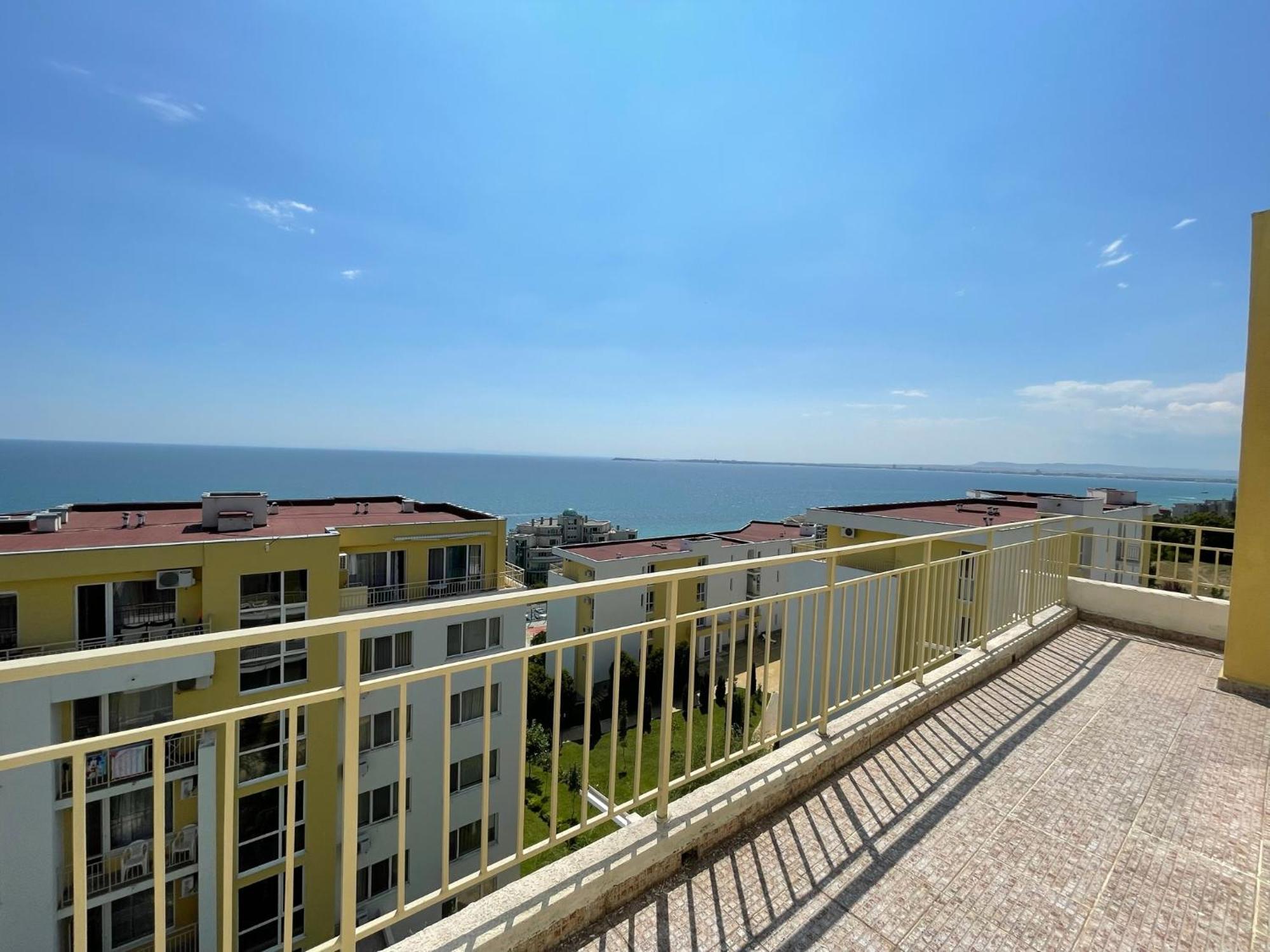 Fort Noks - Menada Apartments Свети Влас Стая снимка