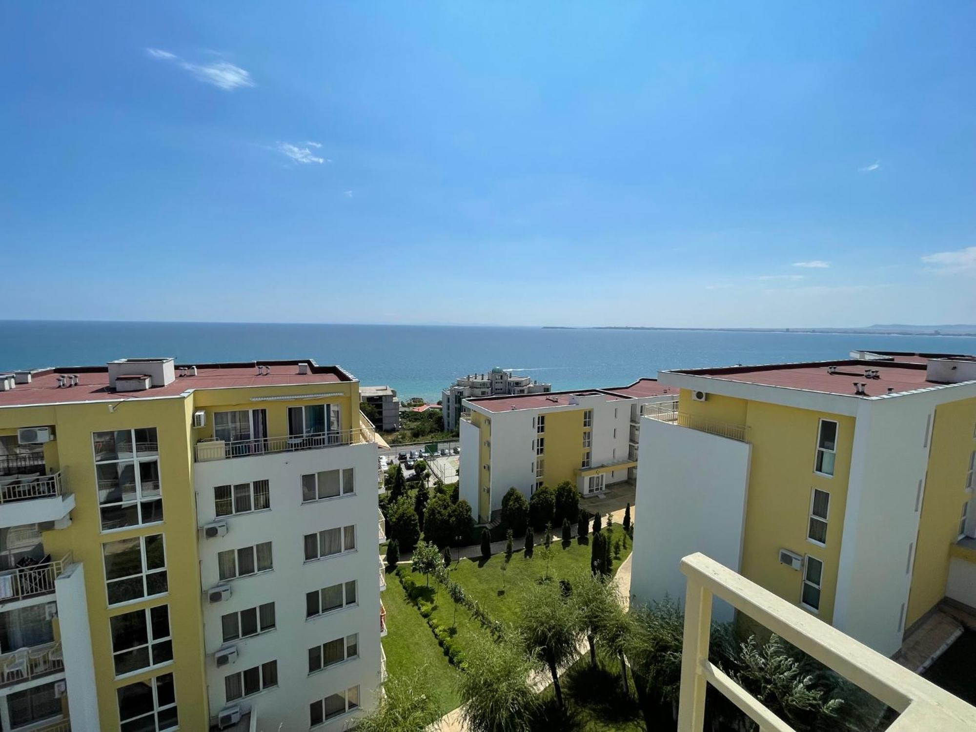 Fort Noks - Menada Apartments Свети Влас Стая снимка